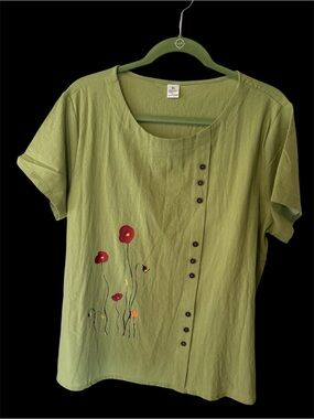 Floral Button-Front Green Women's Top